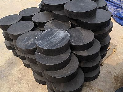 阿荣旗板式橡胶支座由若干层橡胶片与薄钢板经加压硫化